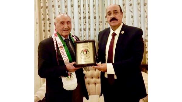 الباشا الشوبكي يزور احد ابطال معركة الكرامة  الرواشدة 