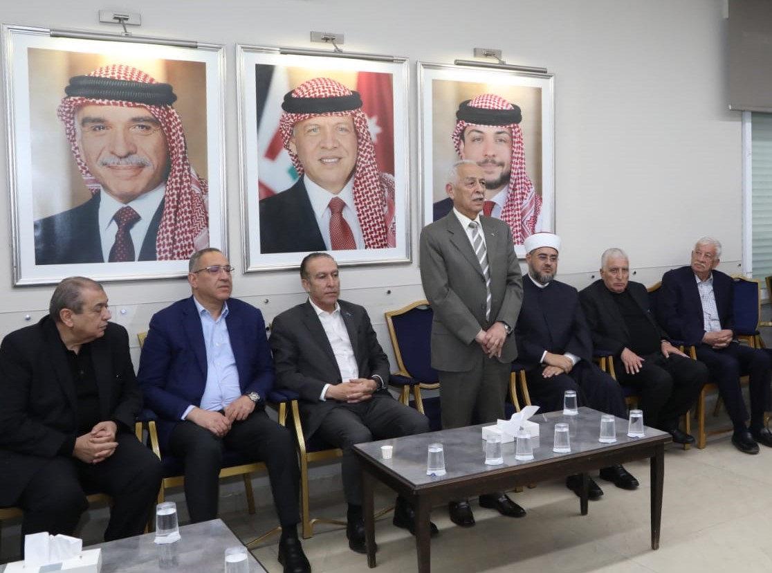 مندوبا عن الملك وولي العهد.. العيسوي يعزي أبو زيد والنعيمي...صور