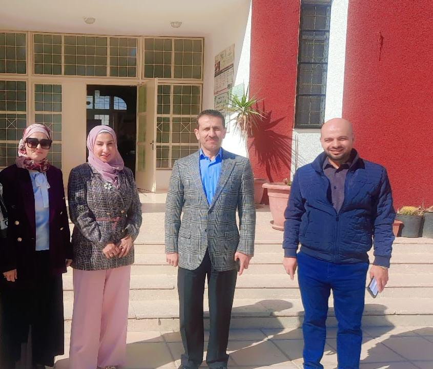 الحسامي والخريشا في جولة تفقدية لمجموعة من مدارس المديرية.