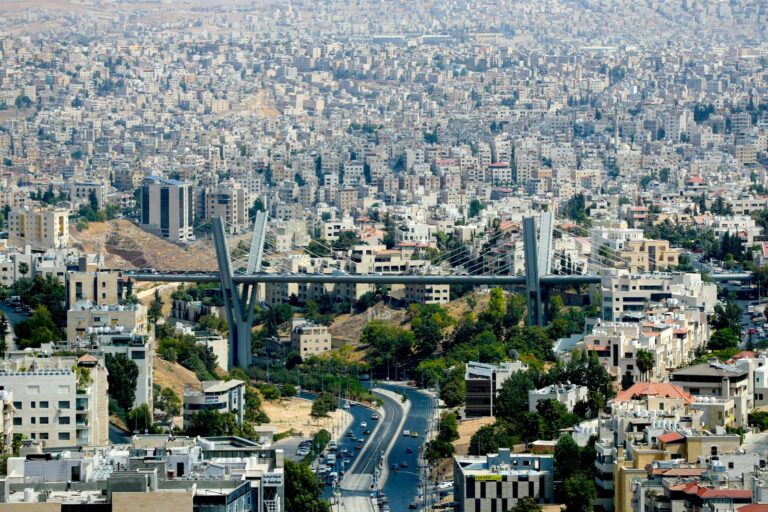 بلدية برشلونة تشيد بمستوى التطور الذي وصلت إليه عمّان