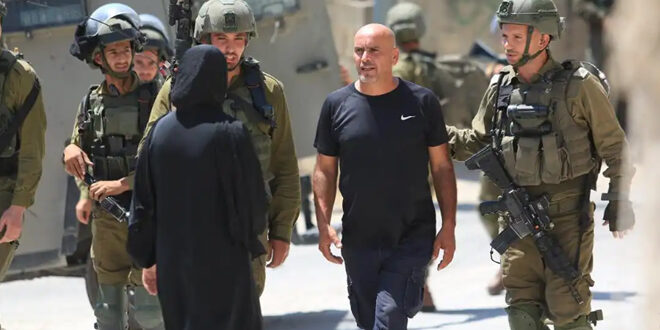 Occupation forces arrest six Palestinians east of Qalqilya