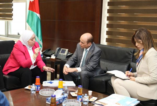 التهتموني تستقبل نظيرها الفلسطيني لبحث سبل تعزيز التعاون في مجالات النقل