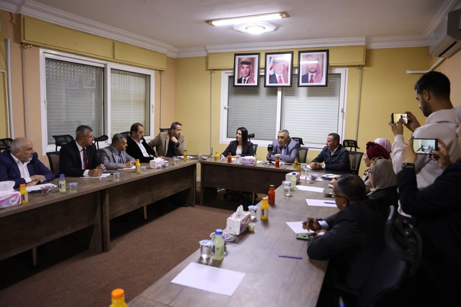 بحث التعاون بين مجلس محافظة عجلون وزها الثقافي