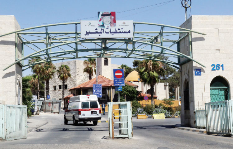 مدير مستشفى البشير : جميع الحالات التي وصلت إثر حريق دار مسنين كانت اختناق