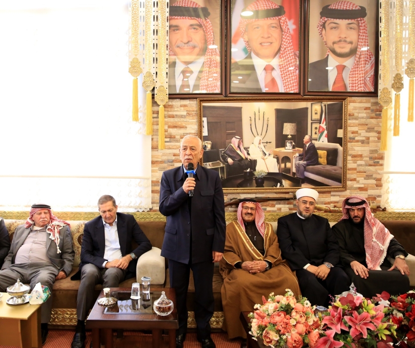 مندوبا عن الملك وولي العهد.. العيسوي يعزي عشيرة الحويان...صور