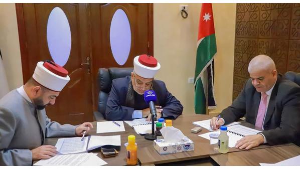 صندوق الزكاة يقر كسوة الشتاء للأسر والأيتام المستفيدين