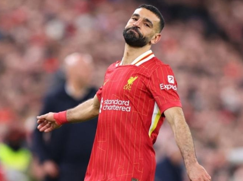 محمد صلاح يبكي متأثرًا بخسارة ليفربول أمام باريس سان جيرمان