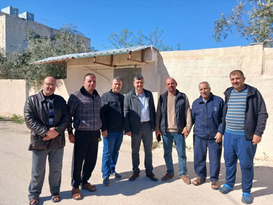 متصرف لواء بني كنانة يستجيب لمناشدة أهالي حبراص ويوجه بحل مشكلة المياه