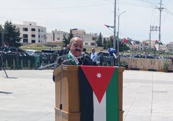 محافظ إربد العتوم : علمنا رمز عزتنا ومسيرتنا مستمرة بقيادة جلالة الملك عبدالله الثاني