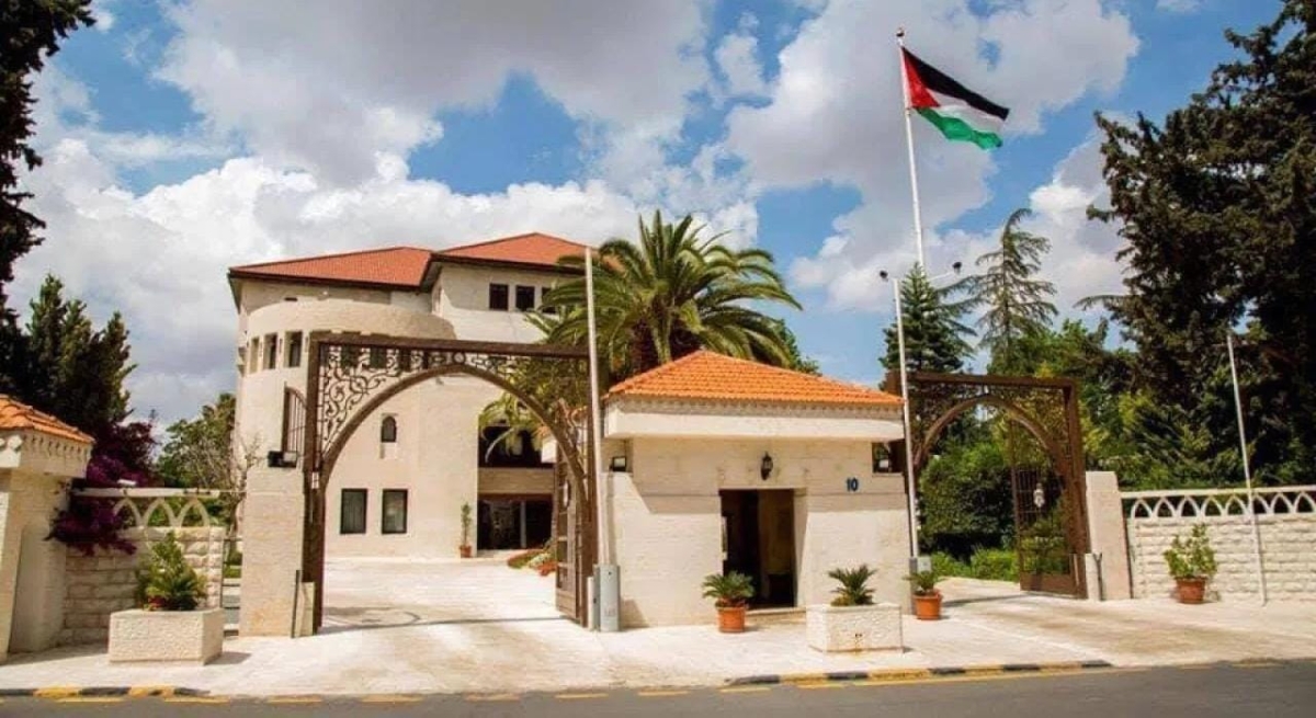 إحالات على التقاعد وإنهاء خدمات عدد من موظفي الدولة بقرارات رسمية