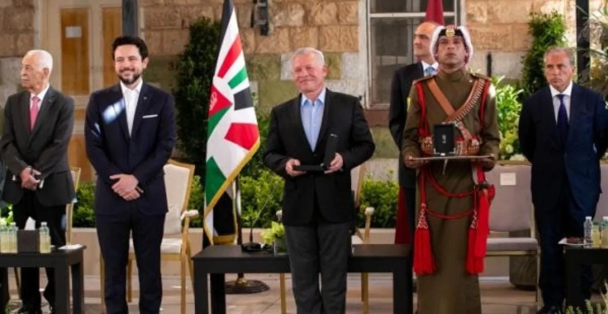 إرادة ملكية بالإنعام على 100 شخصية أردنية بميدالية اليوبيل الفضي