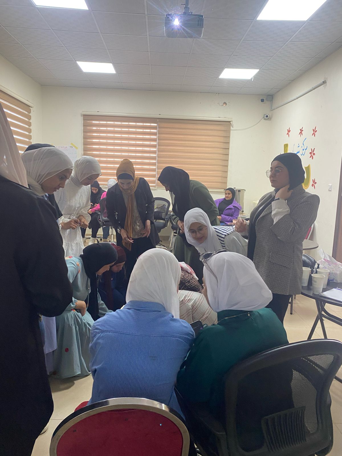 ورشة تدريبية في مركز شباب برما حول مهارات التفكير الناقد وحل المشكلات