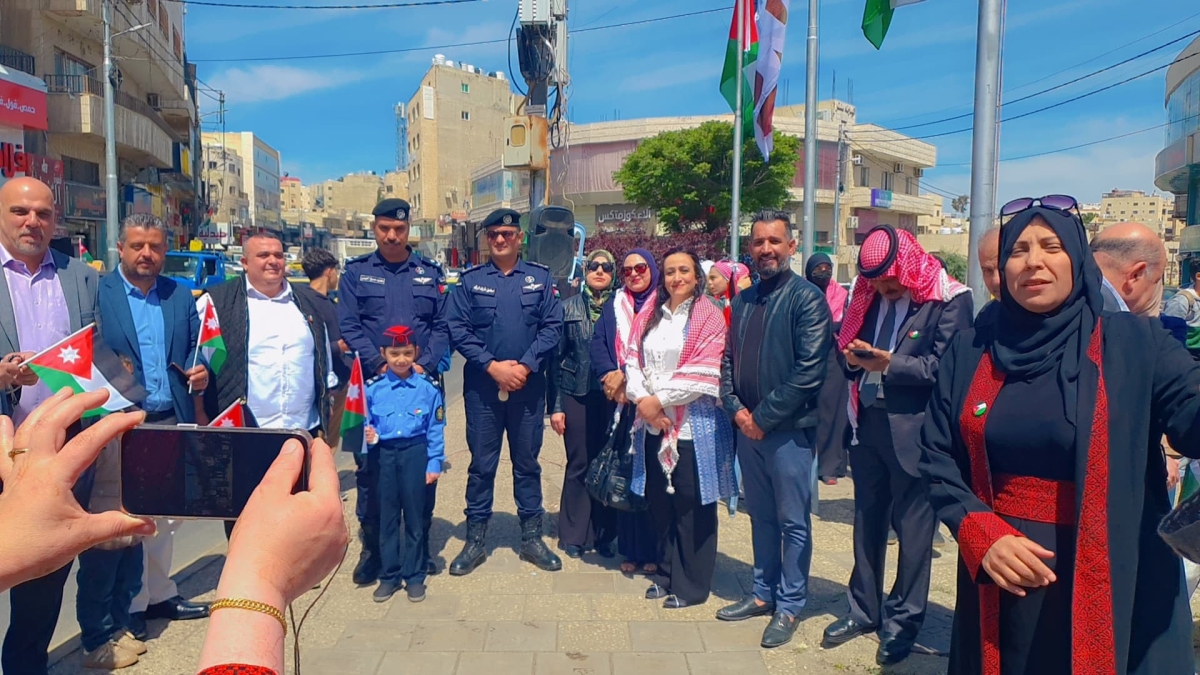 جمعية فريق شهامة في يوم العلم الأردني...صور