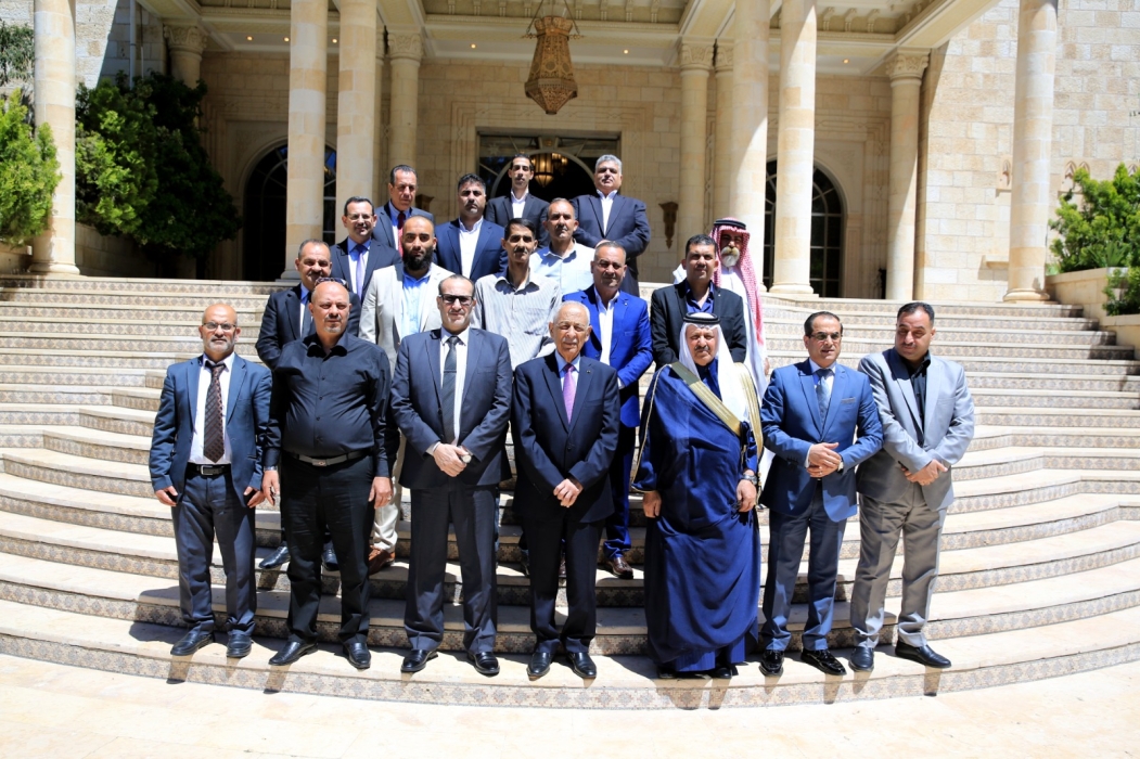 العيسوي خلال لقائه ممثلين عن عشائر أبو سرحان وأبو صعيليك وأبو زايد والعورتاني...صور
