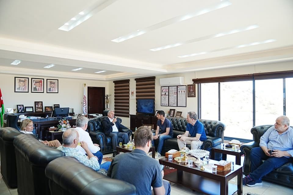 البريزات يلتقي وفد من جمعية الصداقة الفرنسية البرلمانية ويؤكد أهمية التعاون السياحي والثقافي مع الدول الأروبية