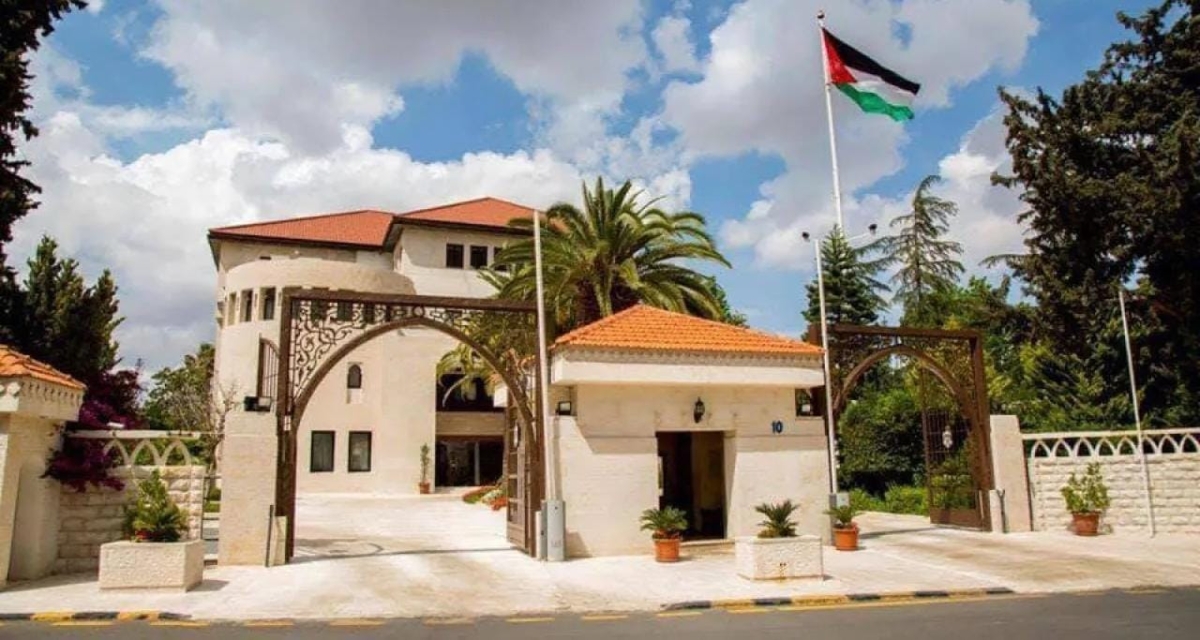 الحكومة الاردنية تقرر تنكيس الاعلام لمدة ثلاثة أيام حدادا على وفاة البابا فرنسيس