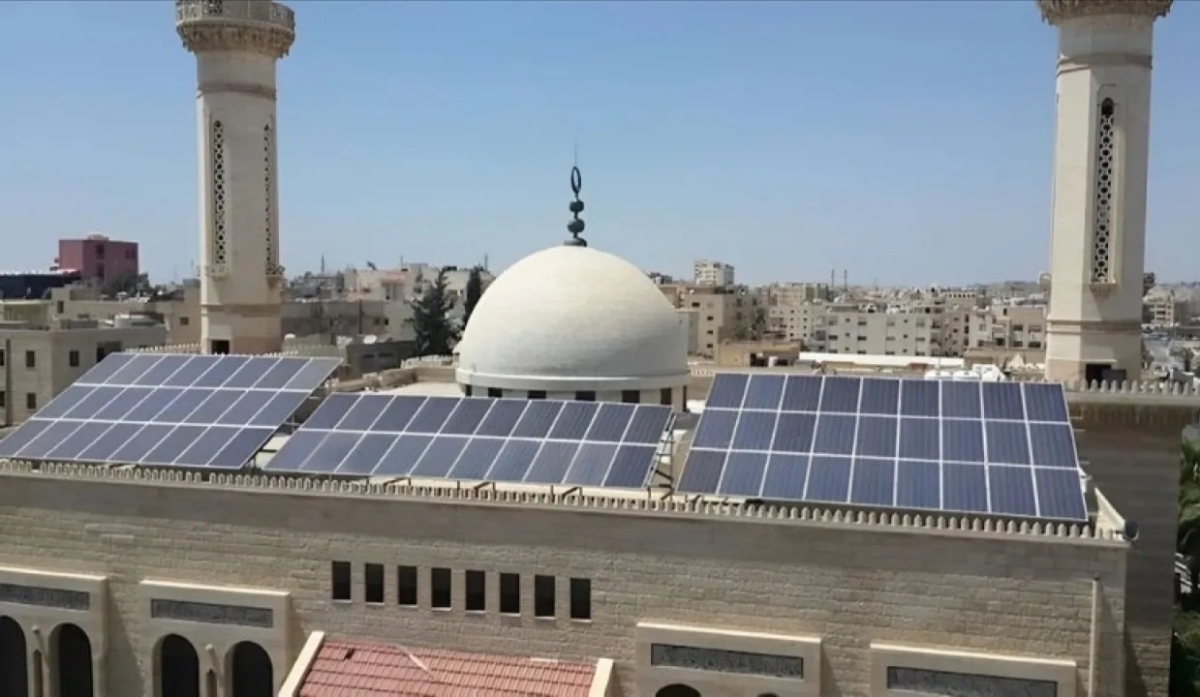الأردن يخطط لتحويل معظم مساجده لتعمل بالطاقة الشمسية خلال 5 سنوات