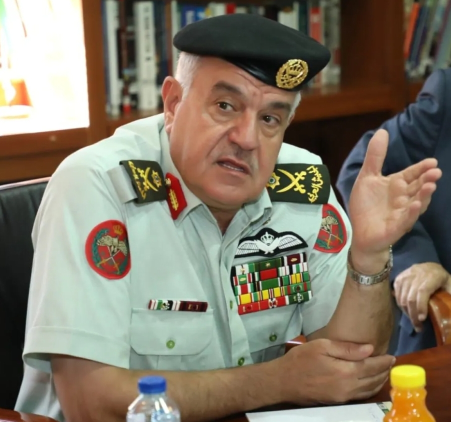 سانا: وزير الدفاع السوري يستقبل وفدًا عسكريًا أردنيًا برئاسة الحنيطي