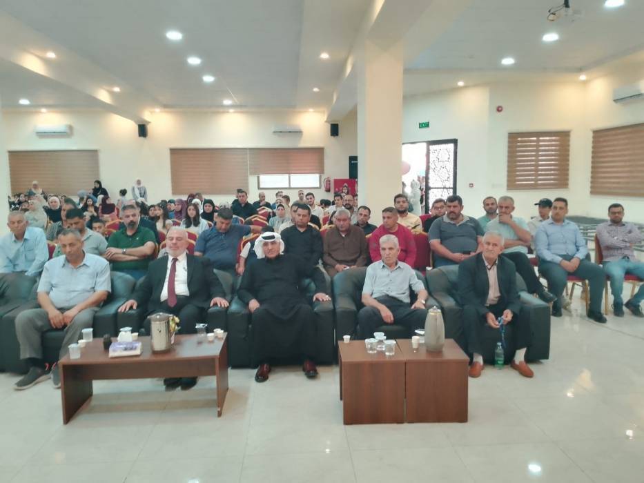 الأستاذ خالد حسين عبيدات يرعى حفل تخريج الفوج الثالث من طلبة روضة رفاق العمر