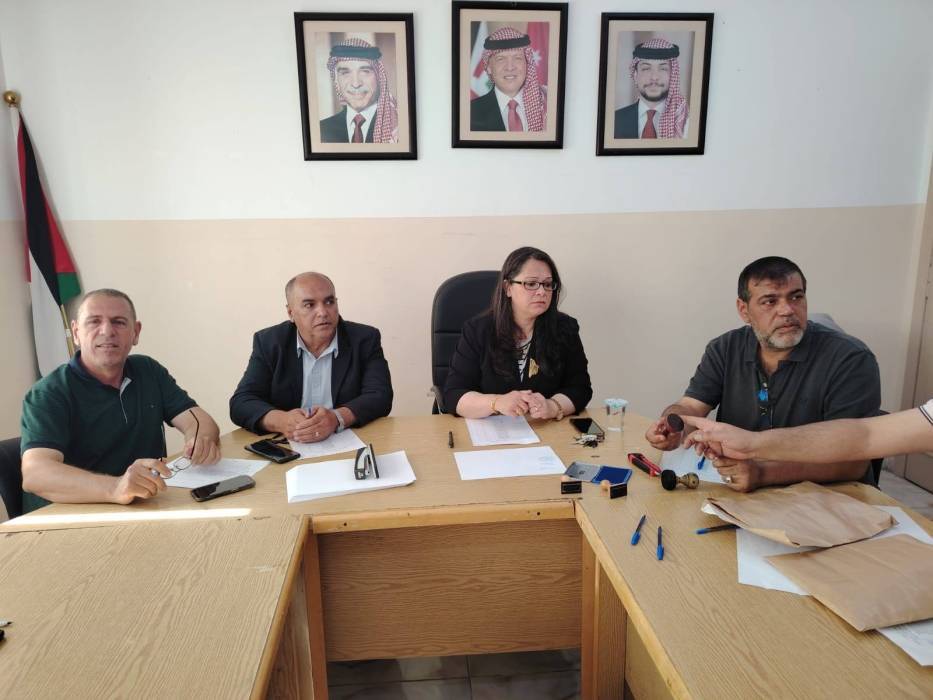 الدكتورة رانية البديوي تترأس لجنة إتلاف الأختام المدرسية في لواء بني كنانة