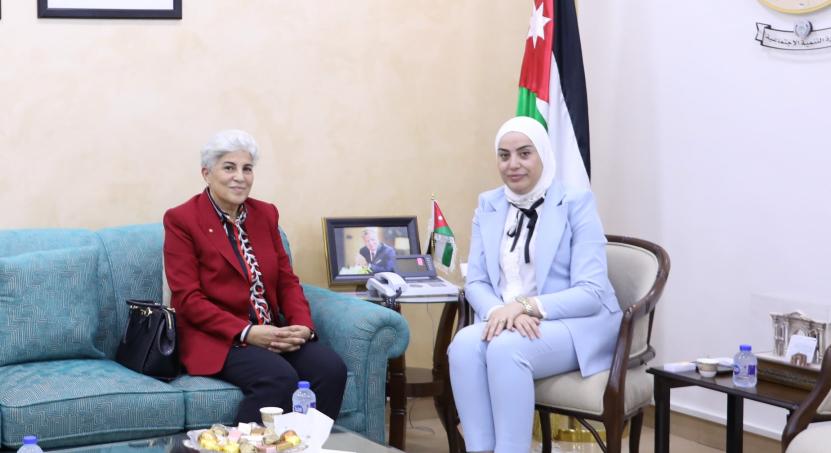 تعزيز التعاون الأردني التونسي في المجال الاجتماعي: وزيرة التنمية الاجتماعية تستقبل السفيرة التونسية