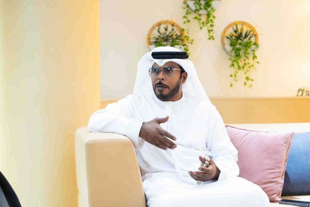 دور الزوج في احتواء زوجته وأسرته