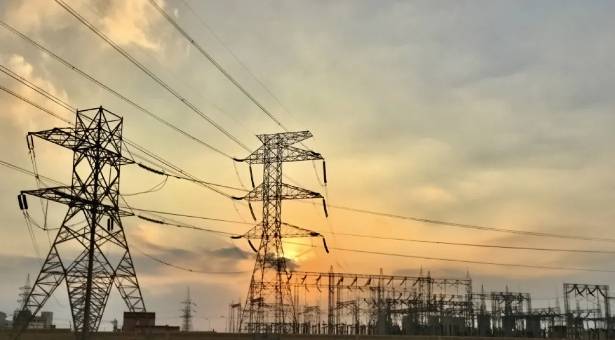 قانون الكهرباء العام 2025 يدخل حيز التنفيذ