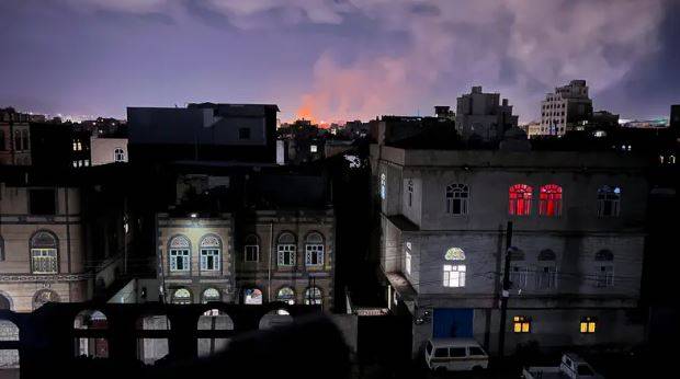 غارات إسرائيلية تستهدف محطة كهرباء حزيز جنوب صنعاء