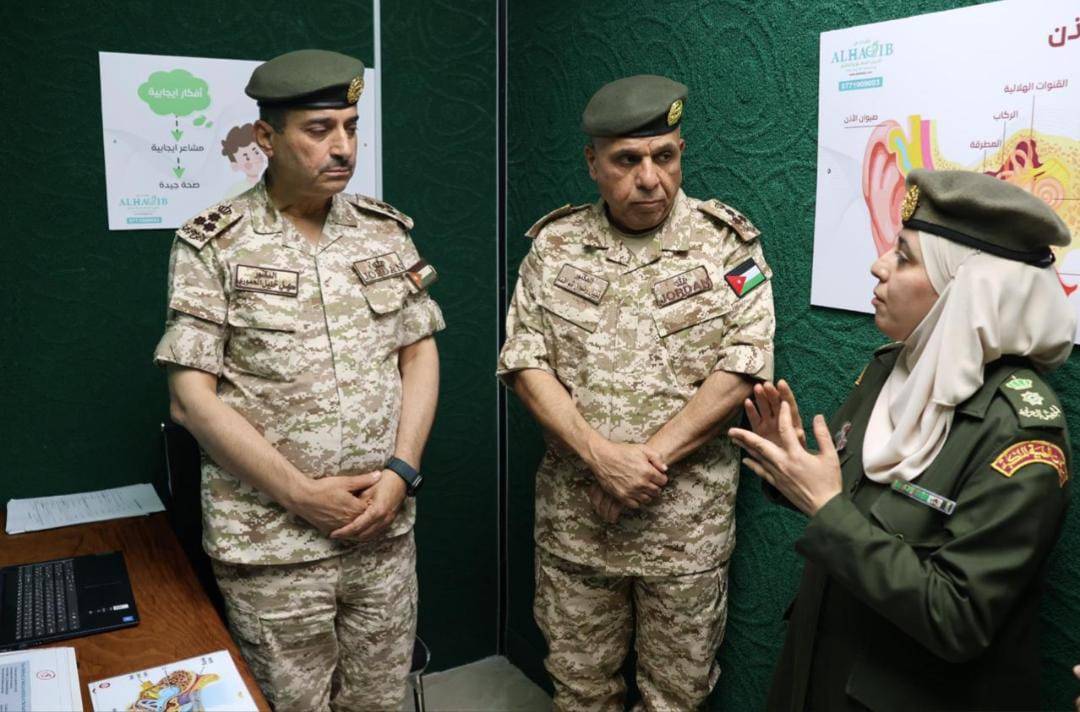 مدير عام الخدمات الطبية الملكية يفتتح عيادة الطنين في دائرة الأنف والأذن والحنجرة