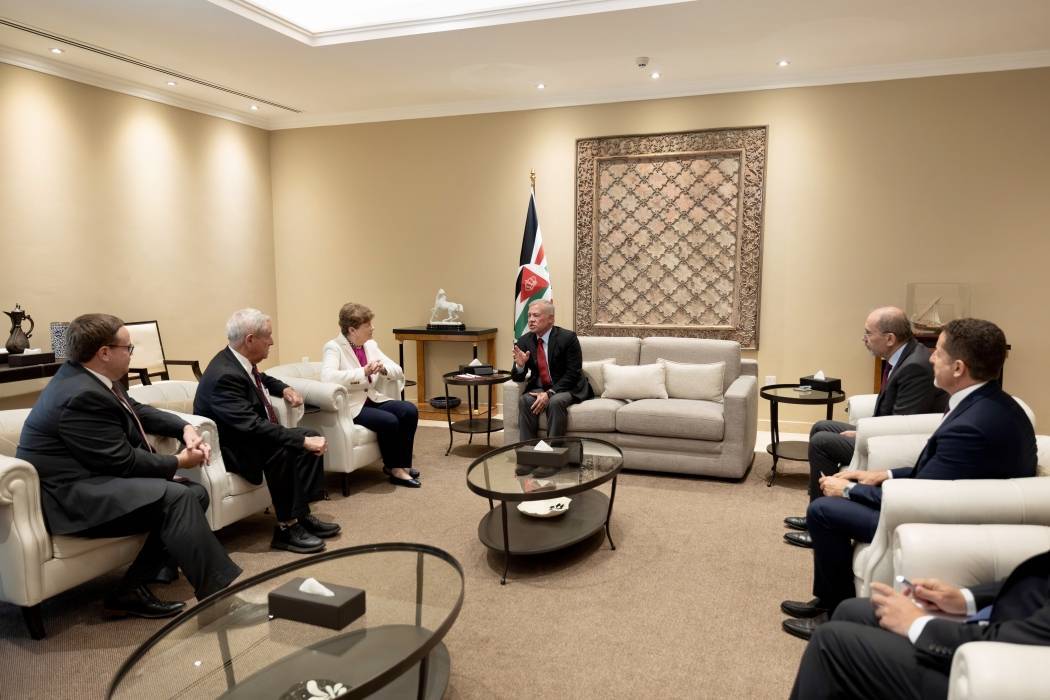 الملك يستقبل وفدا من الكونغرس الأمريكي