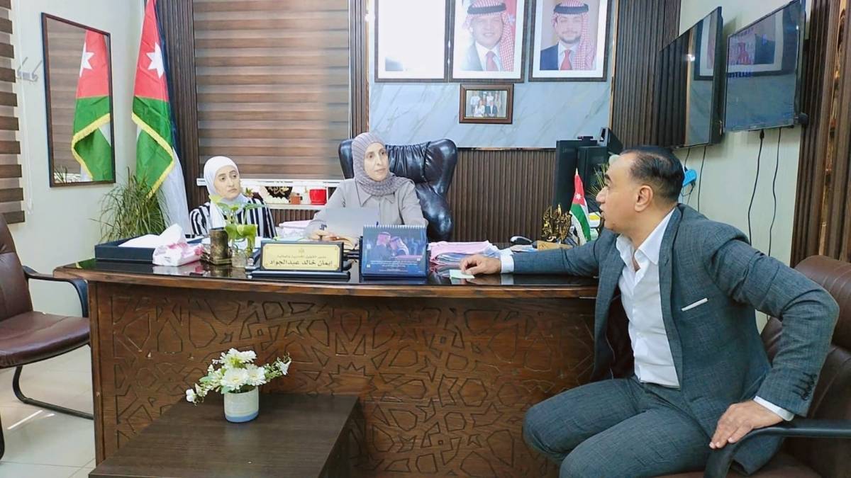 قصبة عمان تناقش ترشيح المتميزين للمشاركة في احتفالية يوم المعلم العالمي