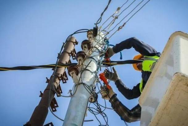 فصل الكهرباء من الـ9:30 صباحا والى 4 عصرا عن مناطق في المملكة أسماء