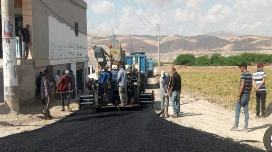إنجاز 95 من مشروع تعبيد الطرق الزراعية في الأغوار الشمالية