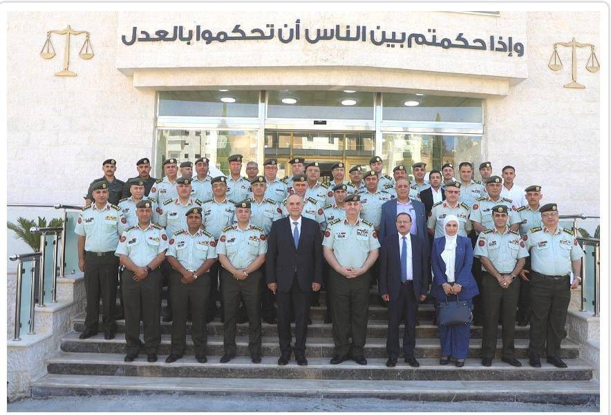 وزير العدل يزور مديرية القضاء العسكري...صور