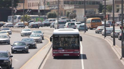 بدء استحداث رؤوس إشارات ضوئية خاصة بالباص سريع الترد