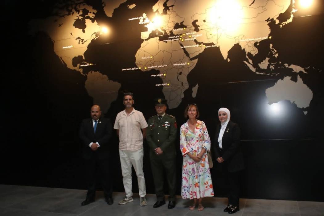 عقيلة رئيس أركان قوات الدفاع البلجيكية تزور صرح الشهيد