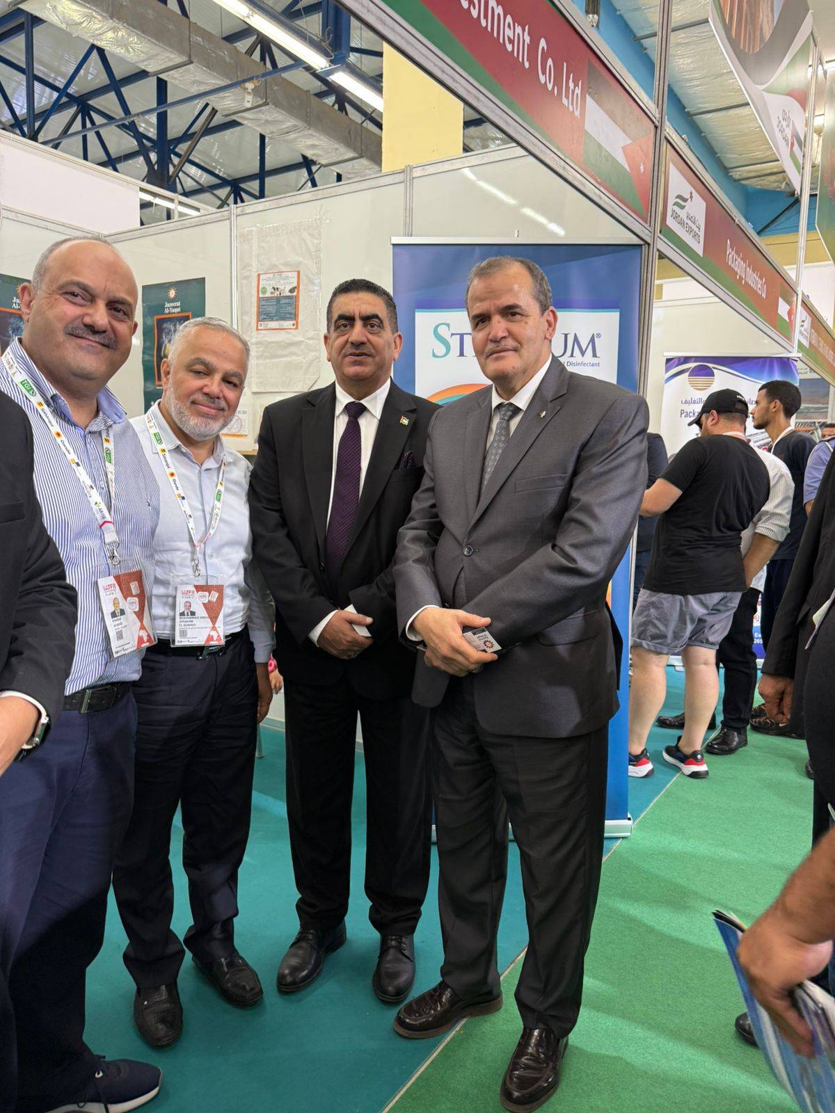 وزير التجارة الجزائري يزور الجناح الاردني المشارك في معرض التجاره الافريقي – الجزائر 2025