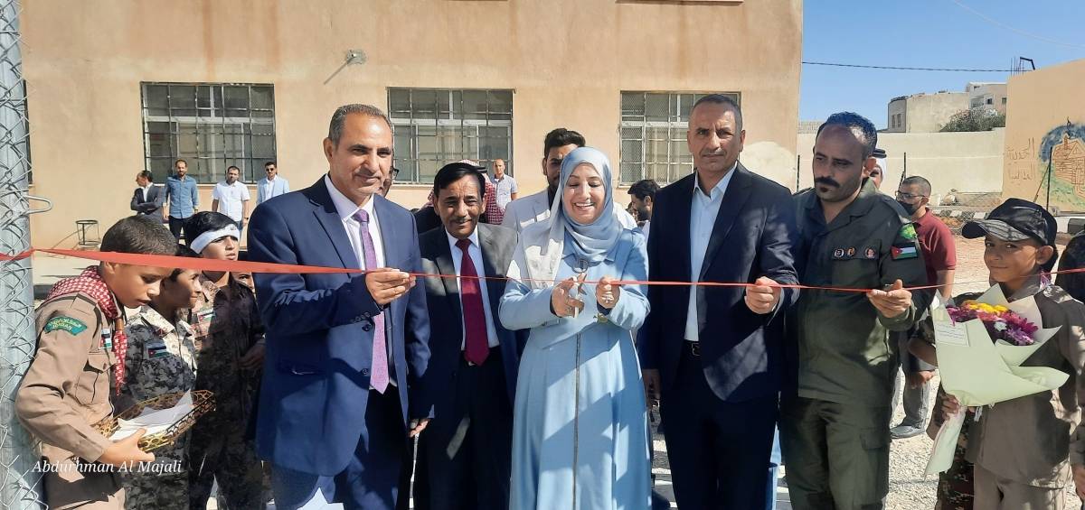 خلال افتتاحها لملعب مدرسة فقوع الاساسية .. بني عطية تؤكد: سعي الوزارة بالاهتمام بالرياضة المدرسية وتنميتها بأجواء آمنة