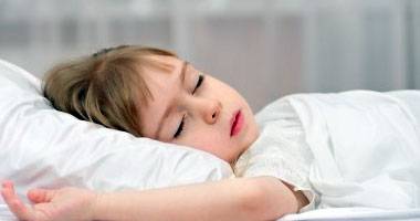 استشاري صحة نفسية توضح أهمية الروتين والنوم العميق للأطفال