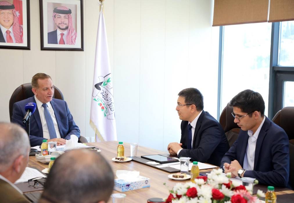 وزير الزراعة يبحث سبل التعاون المشترك مع نائب وزير الزراعة الأوزبكي