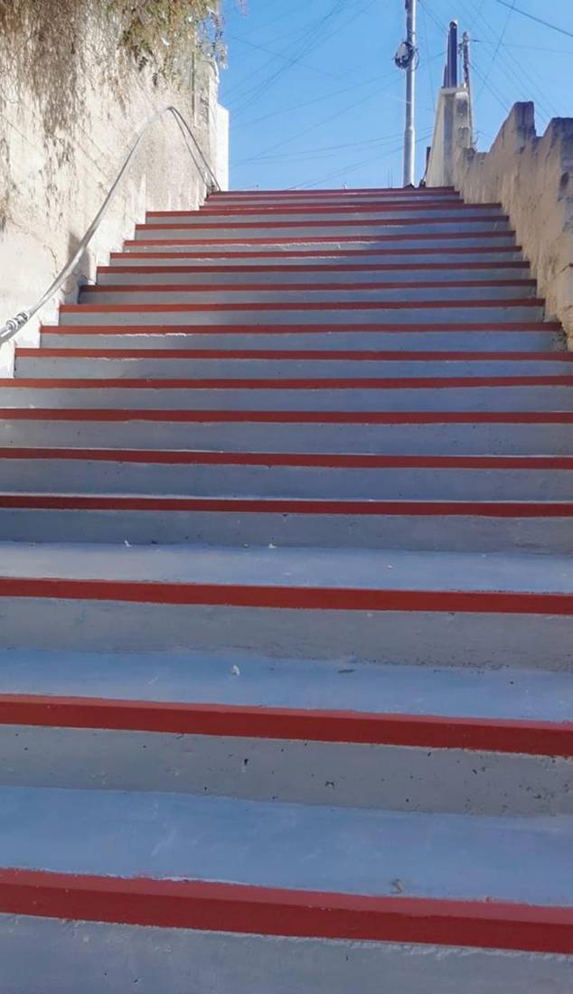 أمانة عمان تواصل أعمال صيانة الأدراج