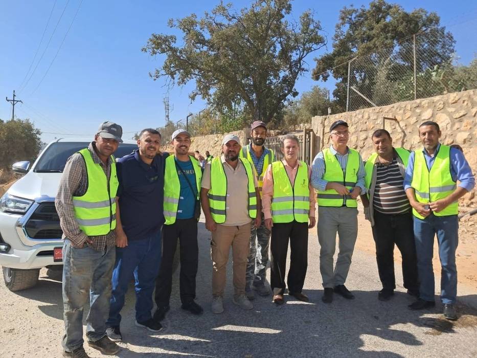 الحملة الخامسة للنظافة تحت شعار جرش غير بهمة أهلها في منطقة سد الملك طلال