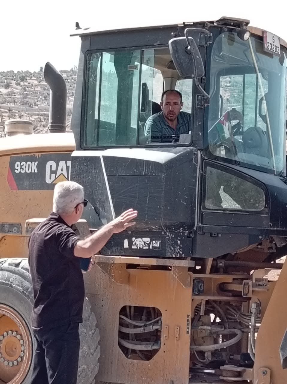 حملة نظافة شاملة في منطقة مقبلة بجرش