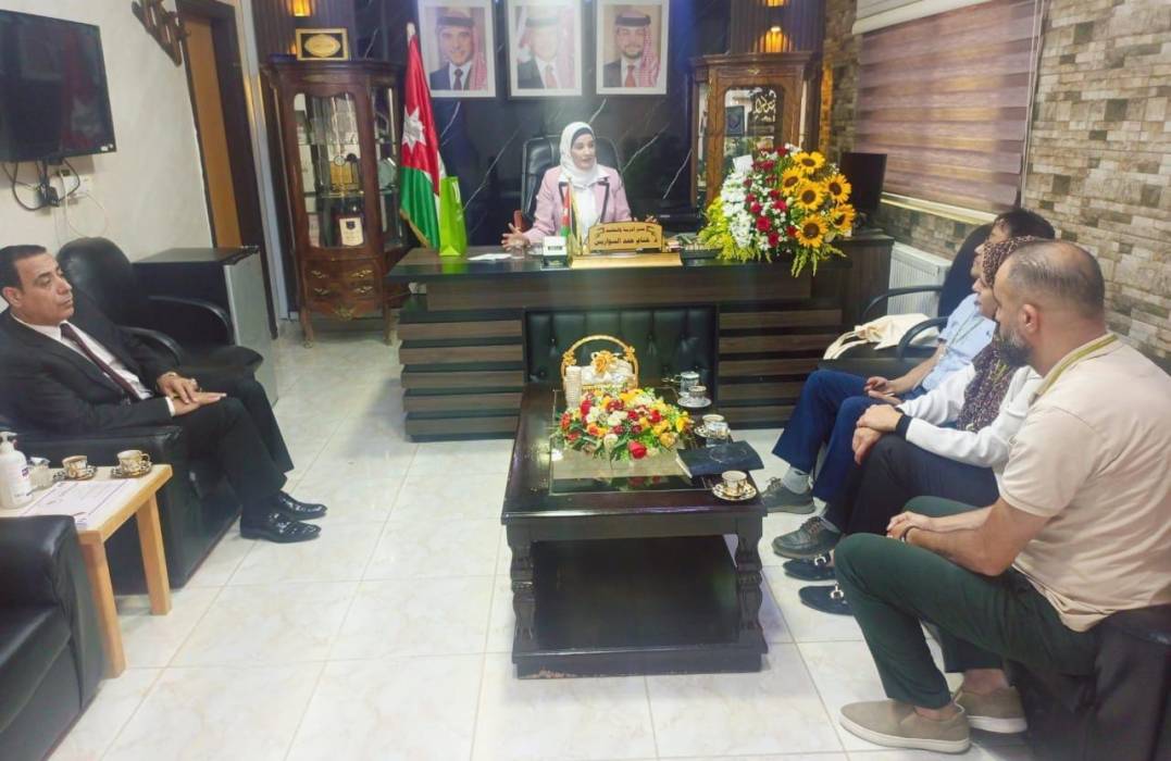 السواريس والممثل القطري لمنظمة حسن الجوار الدولية يعززان الشراكة؛ لتنفيذ مشروع التبادل الثقافي على نطاق واسع