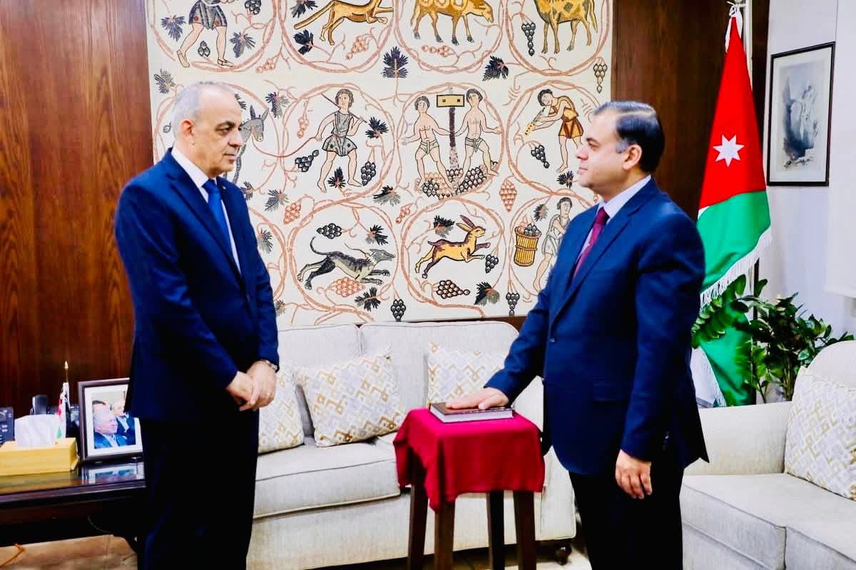 يزن الخضير يؤدي اليمين أميناً لوزارة السياحة