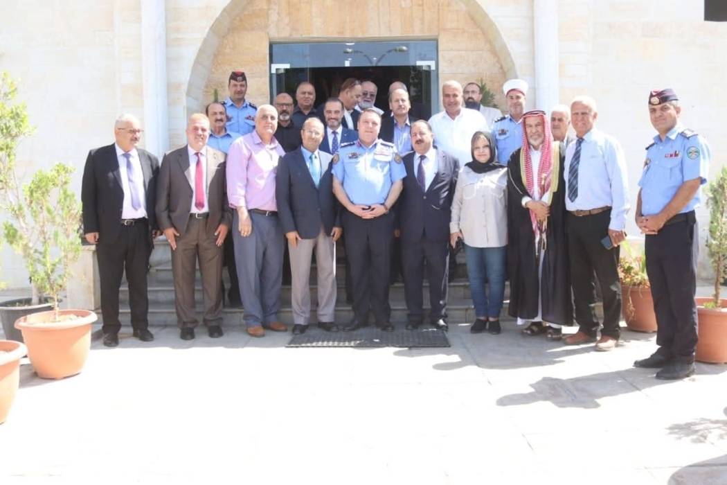 مدير شرطة محافظة الزرقاء يلتقي عدد من المتقاعدين العسكريين