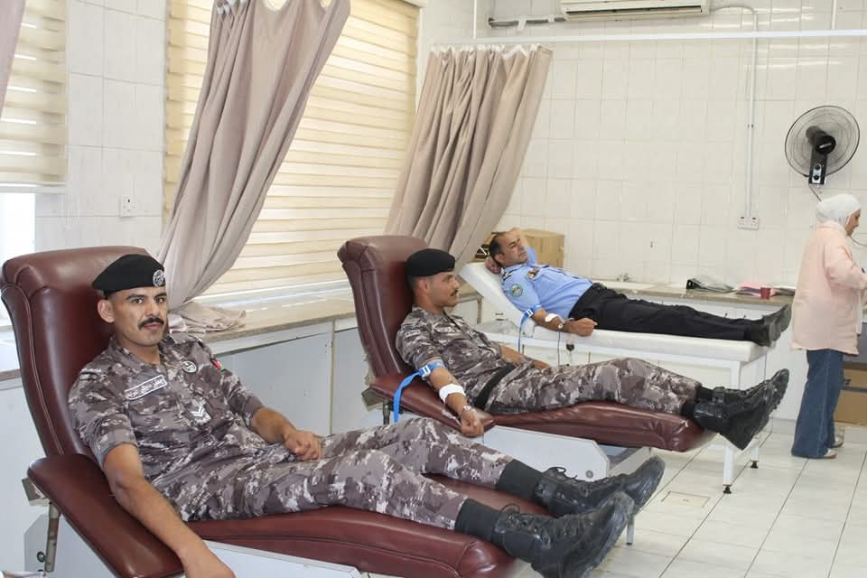 التبرع بالدم لإحدى الحالات المرضية في الكرك ...صور