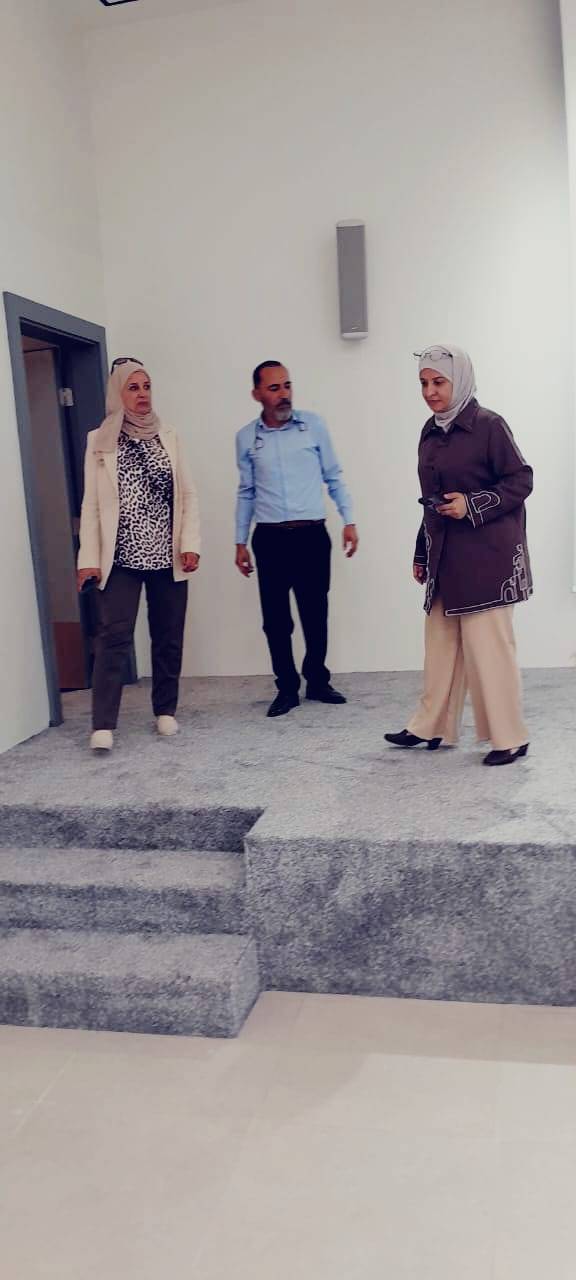 مديرة التربية والتعليم في لواء القويسمة تتفقد جاهزية مدرسة اليادودة الثانوية للبنين