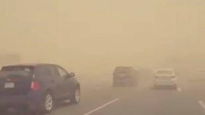الأرصاد محذرة  السائقين: رياح نشطة مثيرة للغبار على الطرق الخارجية