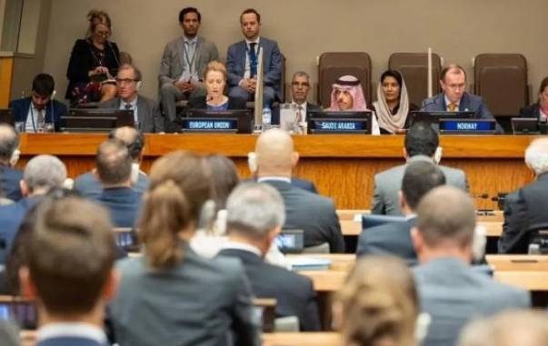 12 دولة تشكل تحالفا لدعم السلطة الفلسطينية ماليا